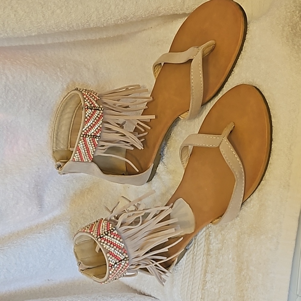 Yoki Sandals